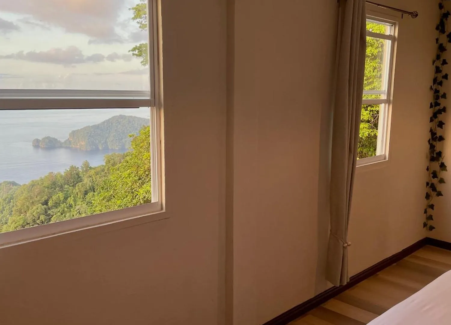Nyaraló Serene Retreat With Stunning Views- Doux Paramin Villa La Finette